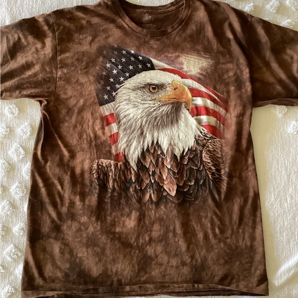 The Mountain Mens Brown USA Flag Bald Eagle T Shirt Size XL
T1